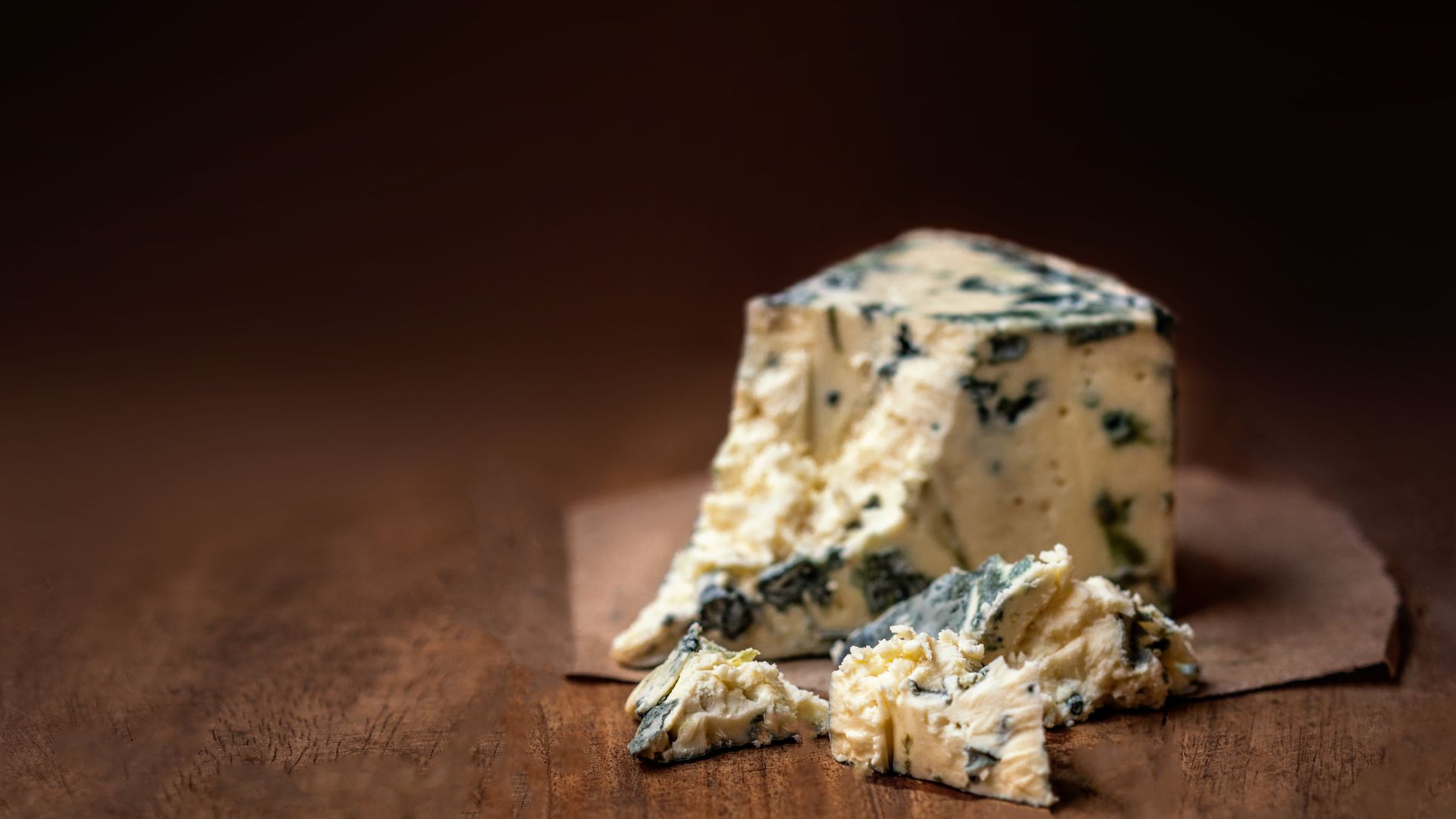 Gorgonzola – co to za ser i czym różni się dolce od piccante?