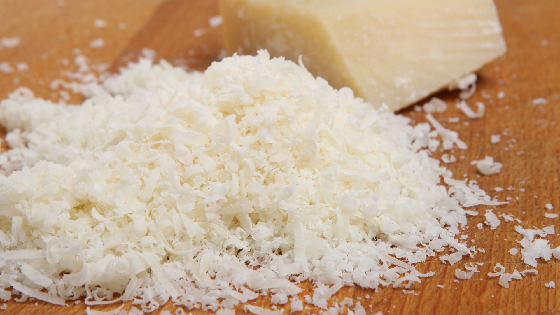 Jak przechowywać parmezan, żeby zachował świeżość?