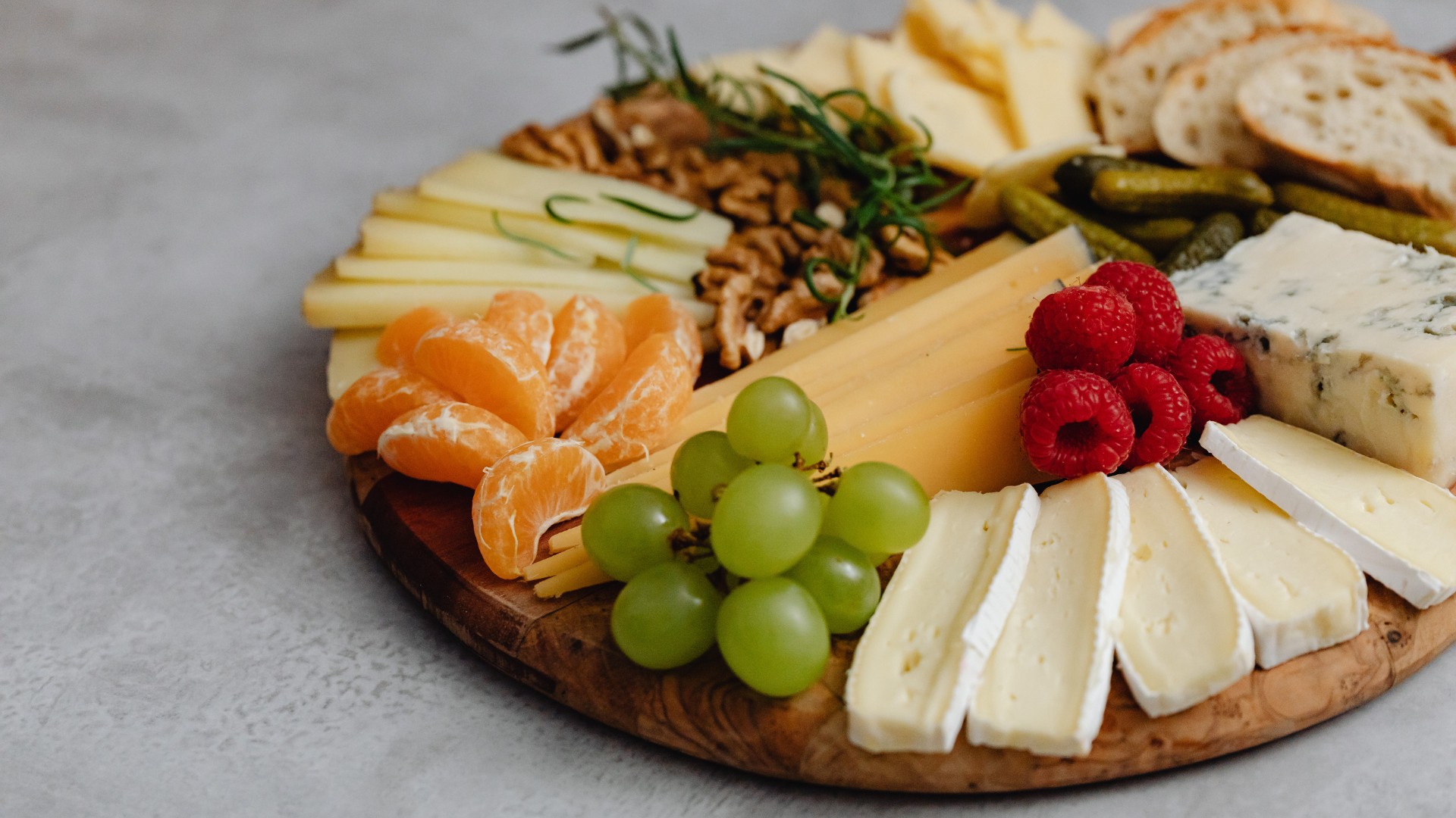 Jak przygotować deskę serów?